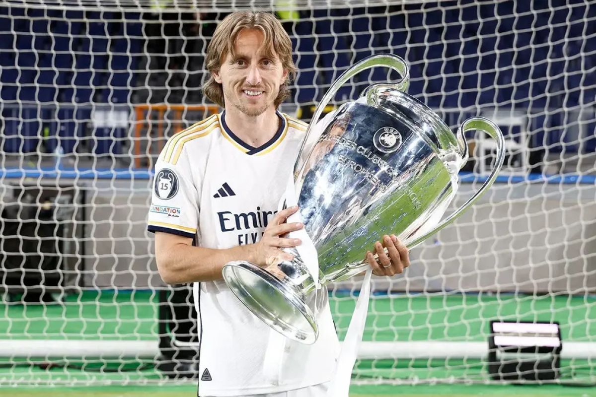 💥 Inilah Penerus Luka Modric! Real Madrid Bidik Gelandang Liverpool Seharga €90 Juta: Alexis Mac Allister