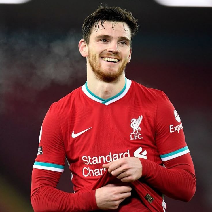 Berita mengenai minat Atletico Madrid terhadap Andy Robertson dan kemungkinan kepergiannya dari Liverpool memang sedang hangat diperbincangkan. Berikut rangkuman dan analisis terkait situasi ini: