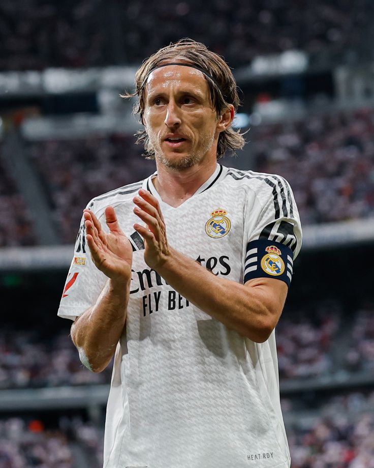 DIKONFIRMASI! Legenda Real Madrid Luka Modric ke AC Milan, Kapan Resmi Gabung?