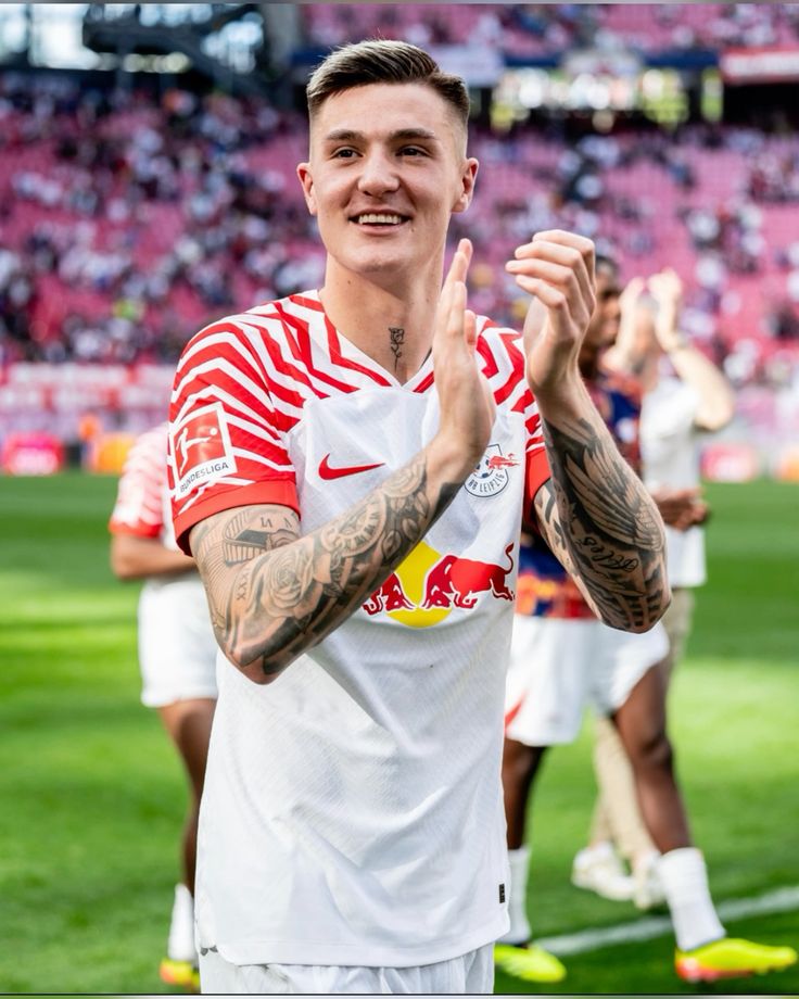 Sengaja Ulur Waktu, Arsenal Tunggu Harga Diskon Dari Benjamin Sesko Sembari Coba Kejar Dua Striker Ini