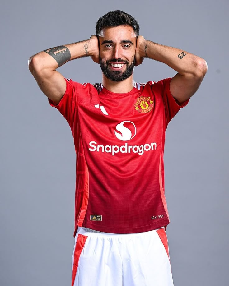 Tolak Uang Besar Arab Saudi, Bruno Fernandes Dapat Pujian Legenda Manchester United