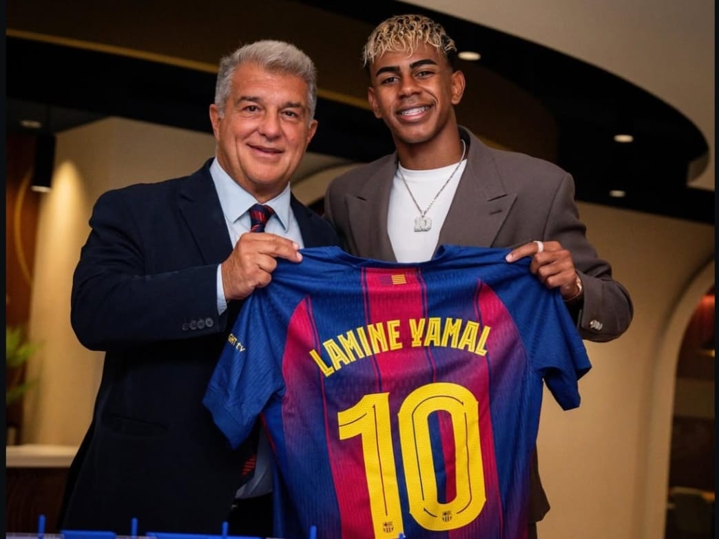 Lamine Yamal Resmi Warisi Nomor 10 Legendaris dan Teken Kontrak Fantastis di Barcelona