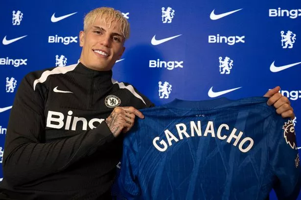 Sikap Alejandro Garnacho di Tribun Stamford Bridge Tuai Kritik Tajam Jamie Carragher