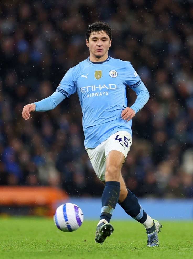 Pep Guardiola Jelaskan Alasan Abdukodir Khusanov Tak Bisa Jadi Bek Kanan Permanen Manchester City