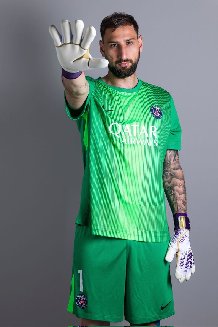 Gianluigi Donnarumma Rebut Yashin Trophy 2025, Hentikan Hegemoni Emiliano Martinez