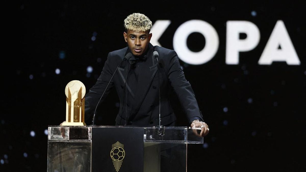 Lamine Yamal Sabet Kopa Trophy 2025, Pertahankan Gelar Pemain Muda Terbaik Dunia