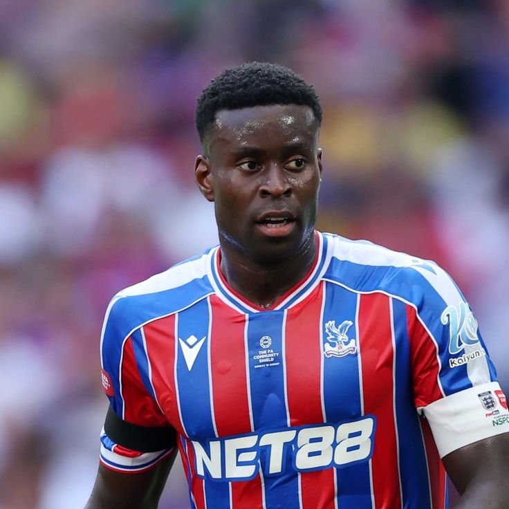Arne Slot Ungkap Alasan Gagalnya Transfer Marc Guehi ke Liverpool