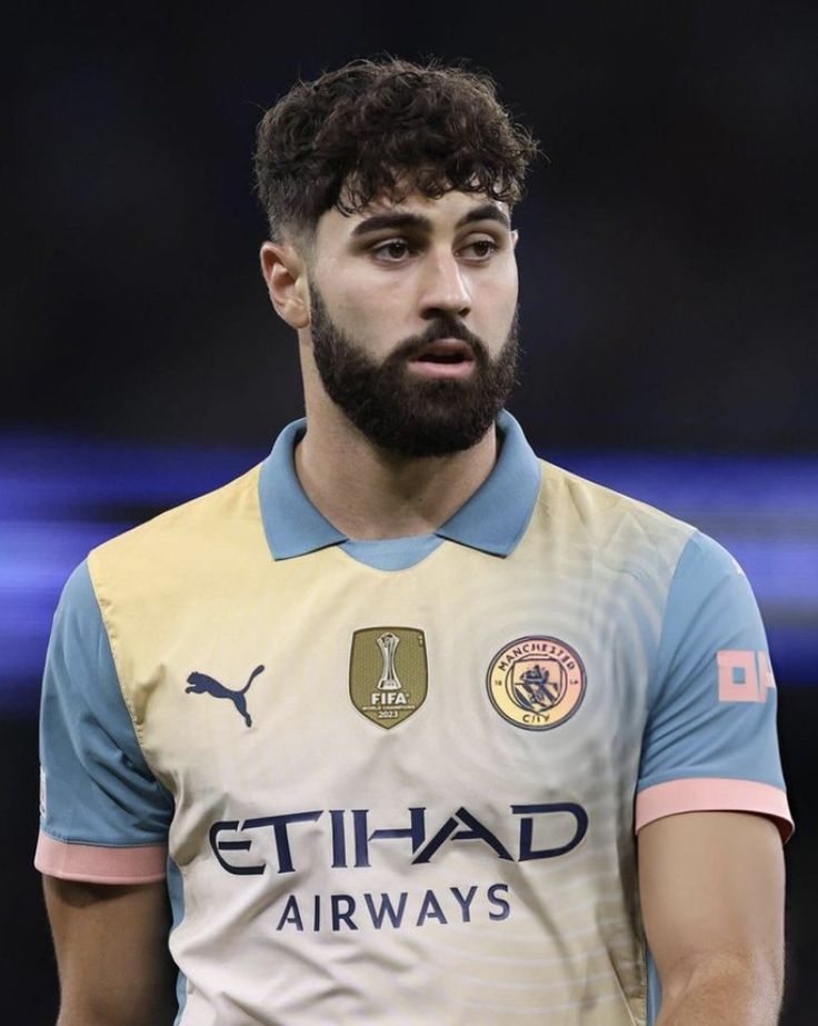 Josko Gvardiol Nyaris Tinggalkan Sepakbola, Pertimbangkan Alih Profesi ke Basket