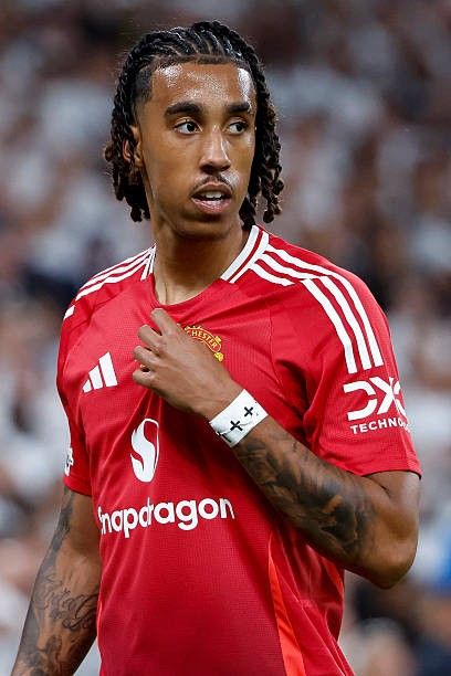 Leny Yoro Tegaskan Tak Menyesal Pilih Manchester United Meski Pernah Diminati Real Madrid