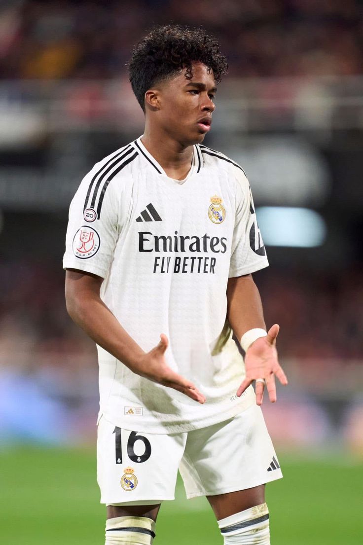 Real Madrid Resmi Putuskan Masa Depan Endrick: Dipinjamkan ke Lyon, Harapan Manchester United Sirna