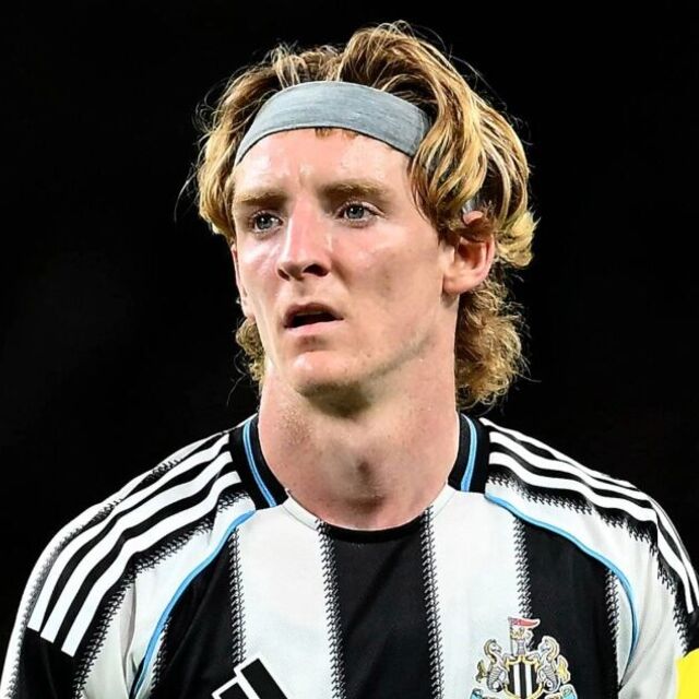 Kontroversi di St. James’ Park: Gordon Dijatuhkan Chalobah, Alasan Newcastle Gagal Dapat Penalti Kontra Chelsea