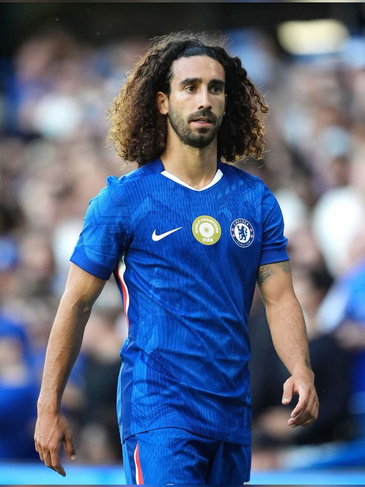 Cucurella Ungkap Pengakuan Mengejutkan: Pernah “Berlutut” Demi Bergabung dengan Manchester City