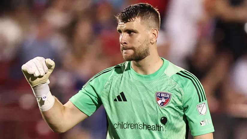 Resmi Pulang ke Belanda: Maarten Paes Jadi Rekrutan Mengejutkan Ajax Hingga 2029