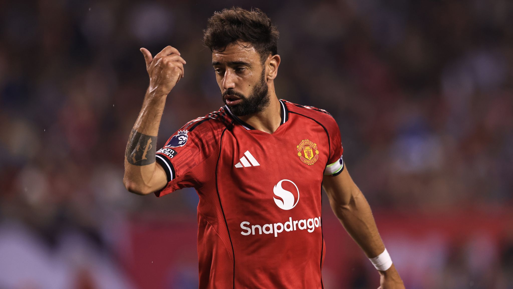 Retak Hubungan di Old Trafford, Bruno Fernandes Kian Dekat dengan Pintu Keluar
