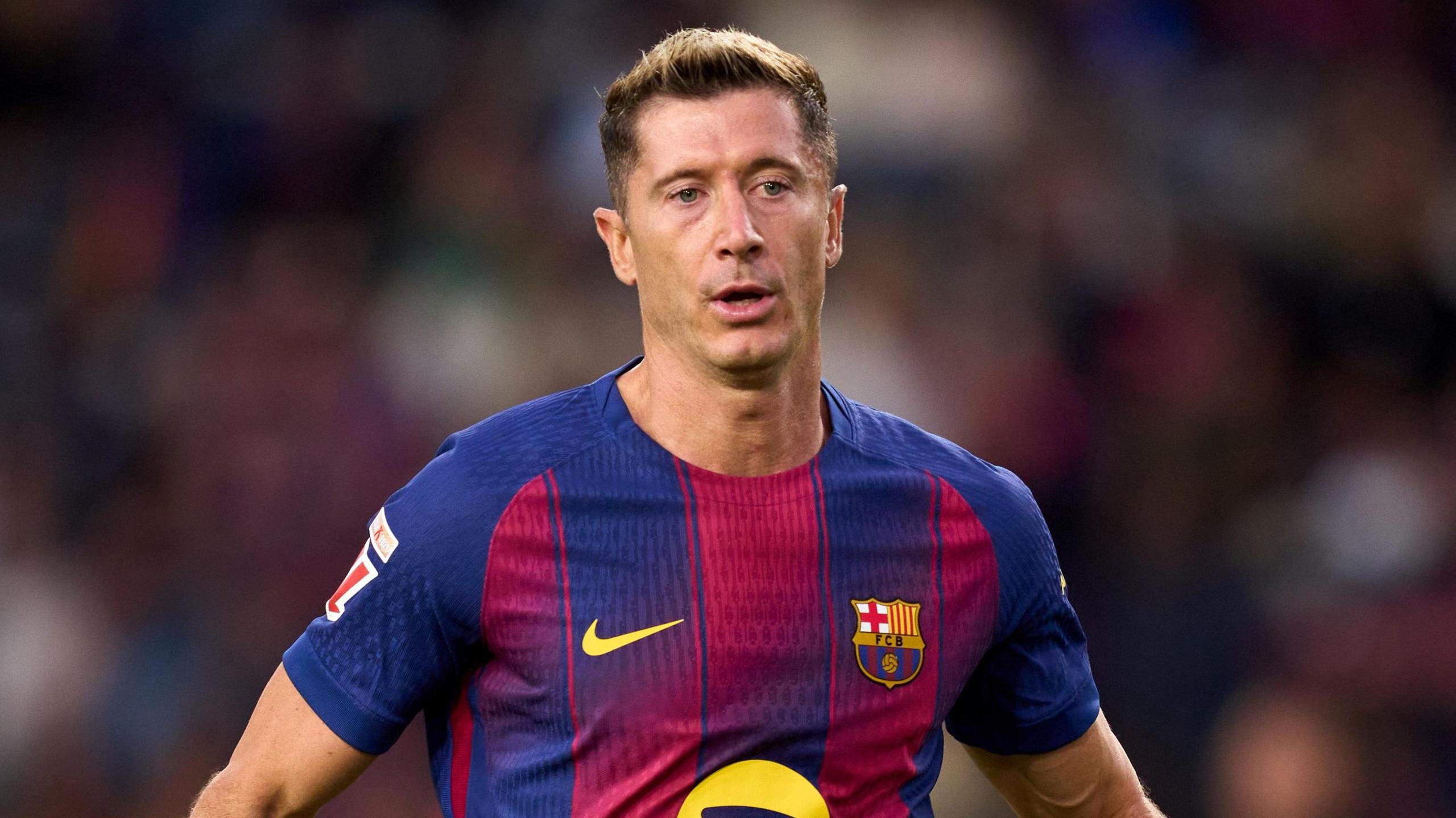 Robert Lewandowski Buka Suara soal Masa Depannya di Barcelona